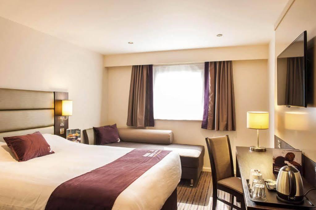 Premier Inn Dundee North Buitenkant foto